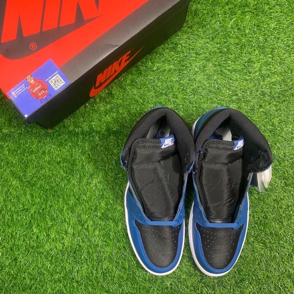 2022 Air Jordan 1 Retro High OG “Marina Blue” - Picture 10 of 15